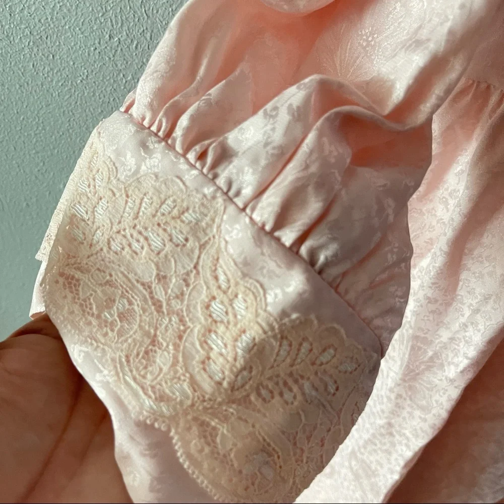 Vintage Victoria’s Secret Gold Label Robe - Picture 7 of 7